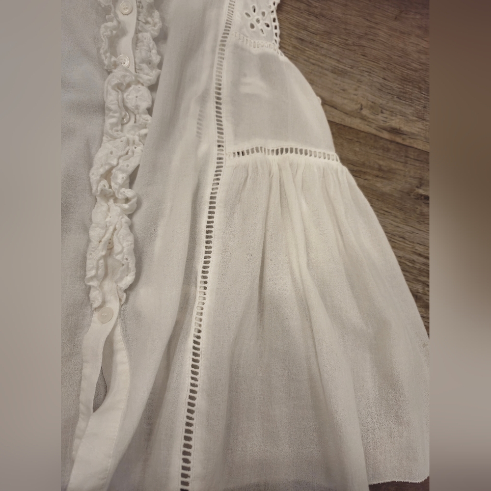 Max Studio London White Eyelet Sleeveless Blouse - Picture 6 of 11
